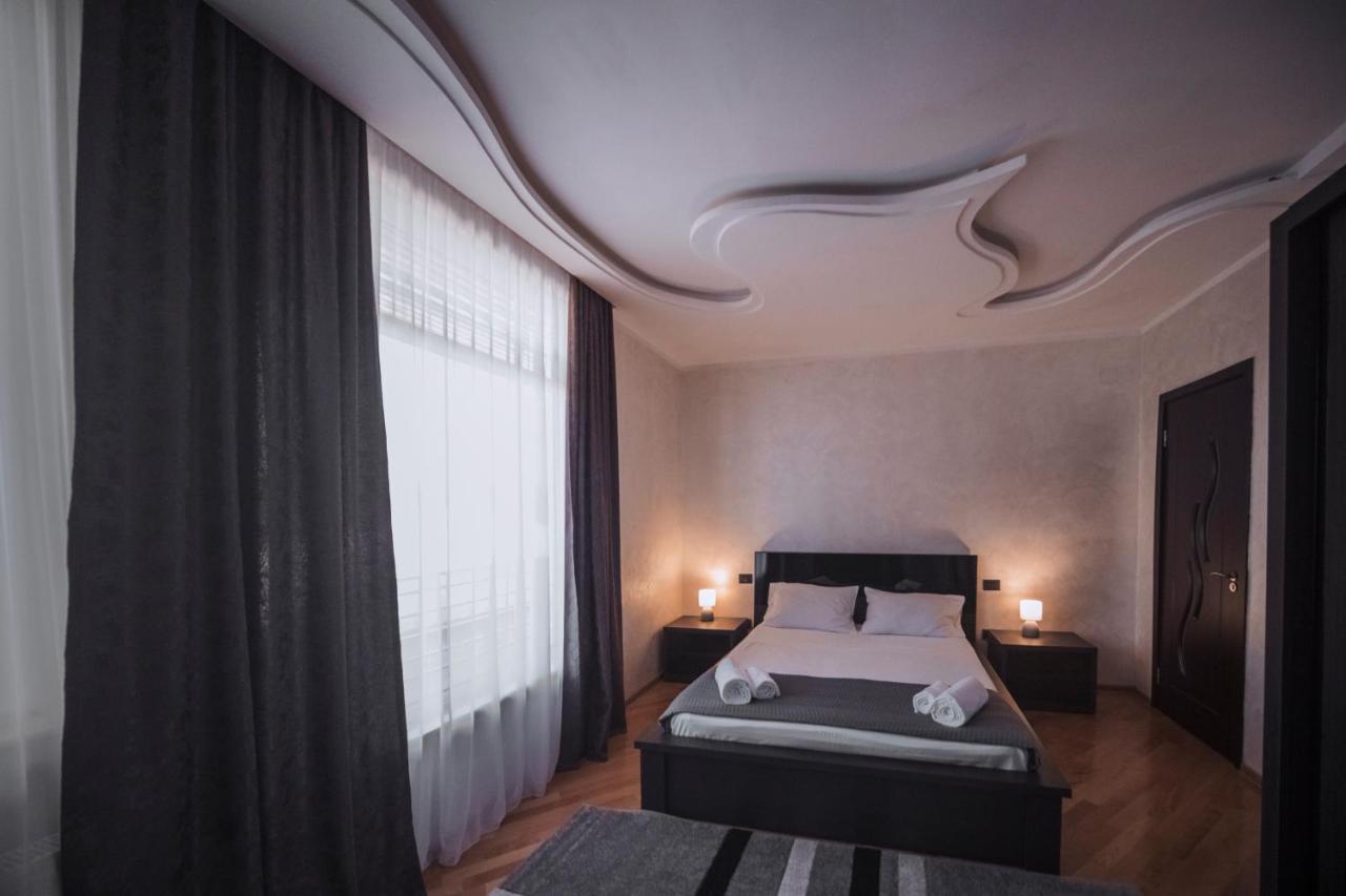 Makos Guest House Koutaïssi Extérieur photo