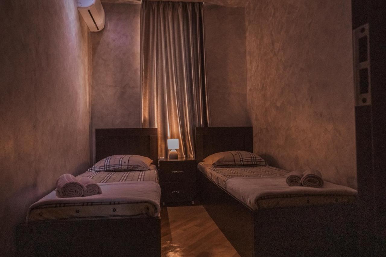Makos Guest House Koutaïssi Extérieur photo