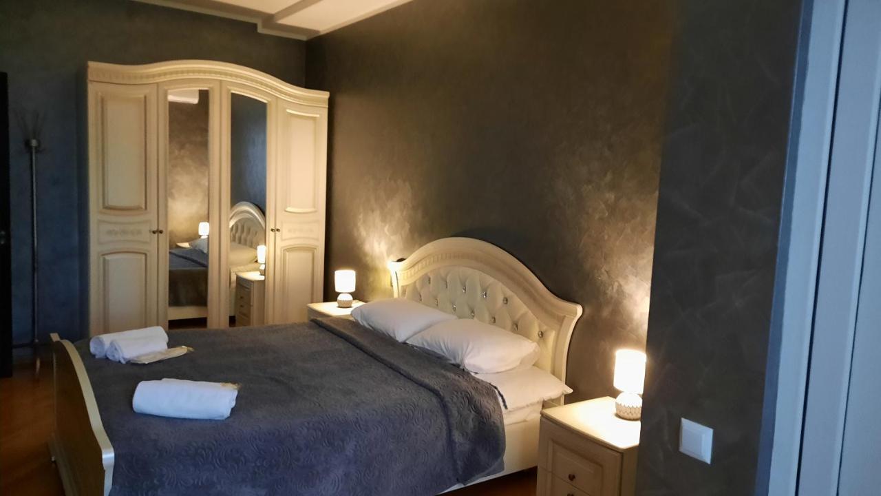 Makos Guest House Koutaïssi Extérieur photo