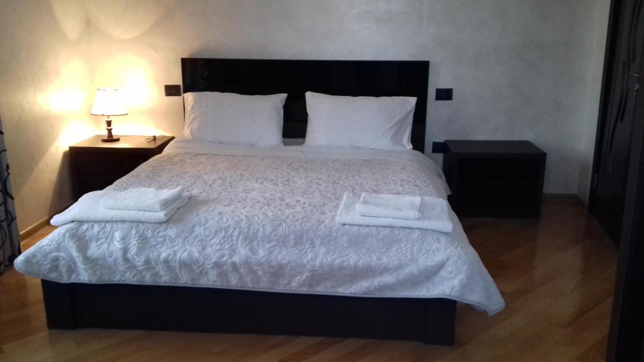 Makos Guest House Koutaïssi Chambre photo